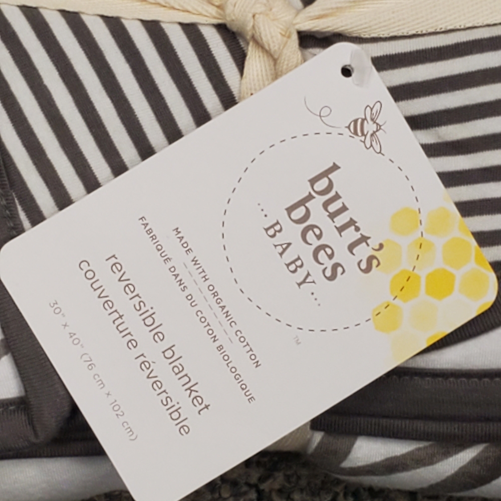NEW Burt's Bees Baby Reversible Blanket